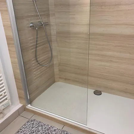 2 Avec Balcon Et Parking Διαμέρισμα *