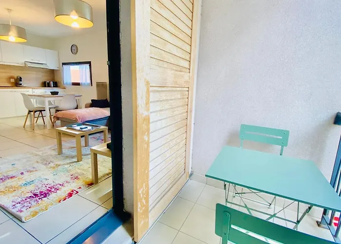 2 Avec Balcon Et Parking *